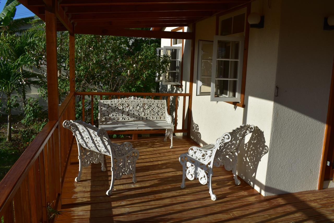 The Pool House Villa Saint Philip Exterior photo